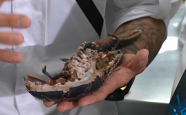 Receta de bogavante en sal y consomé de Iván Domínguez