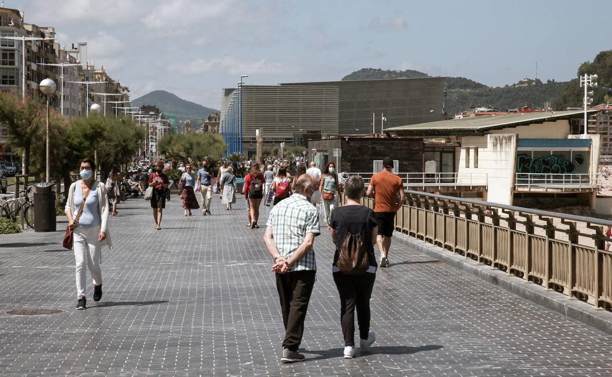 Covid en Euskadi:La quinta ola deja otros 737 positivos en Euskadi y 23 ingresos hospitalarios