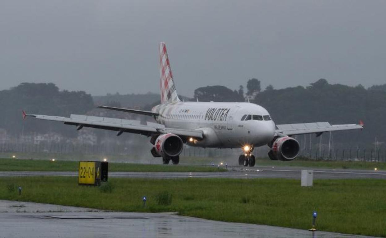 Llegada a Hondarribia del primer vuelo procedente de Palma de Mallorca, el 23 de junio.