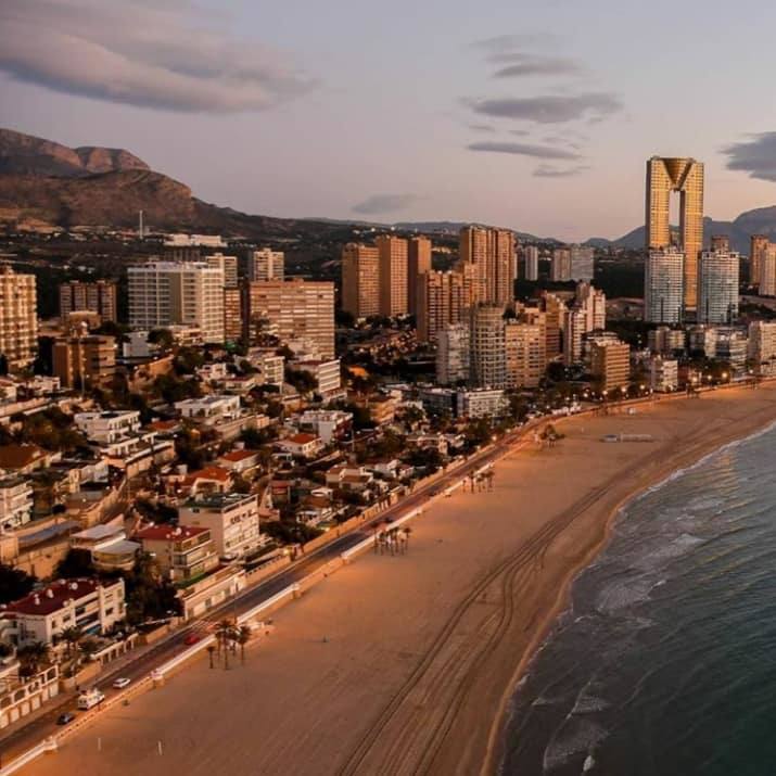 Fotos: Benidorm estrena el rascacielos de viviendas más alto de la UE