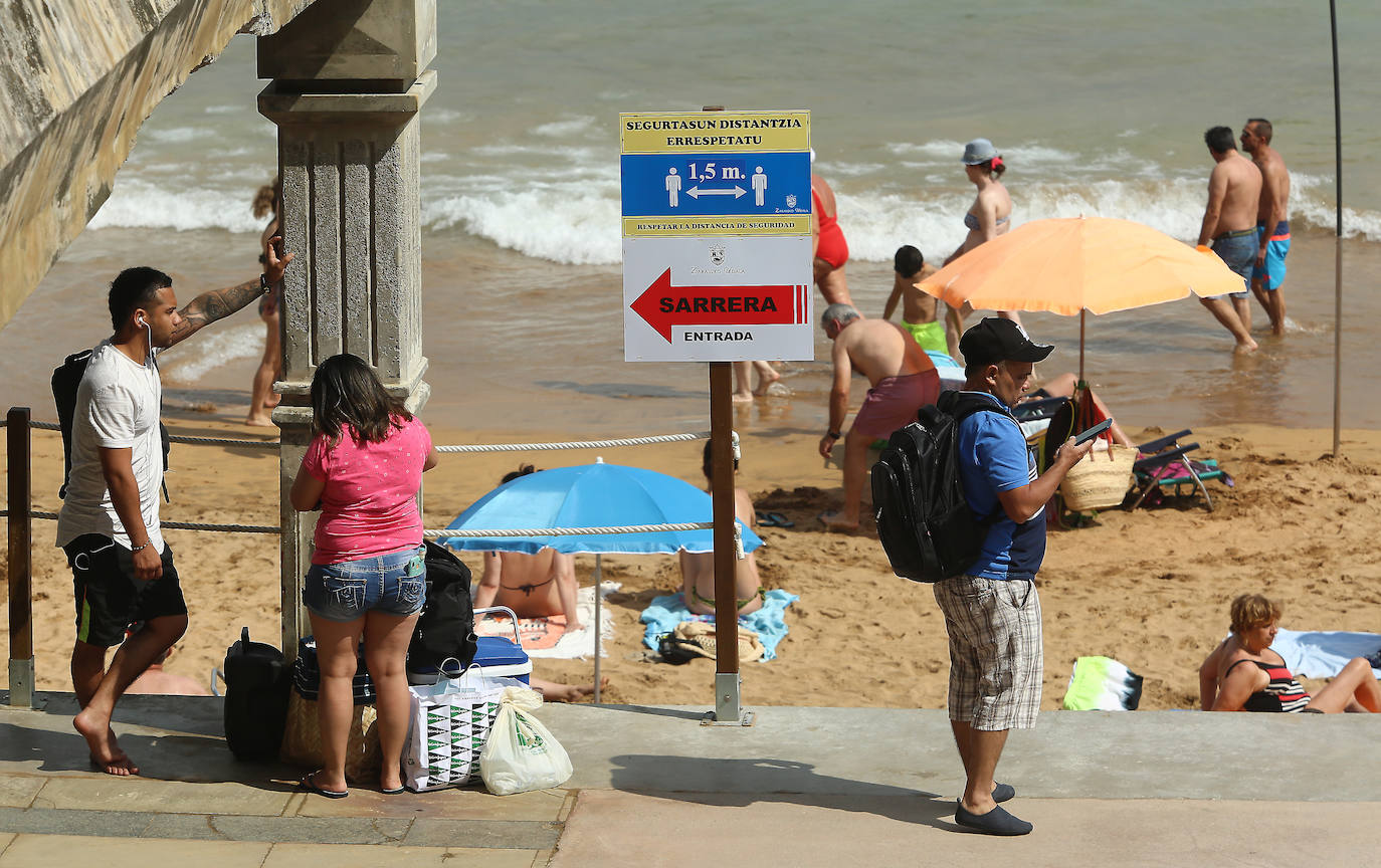 Fotos: Un domingo caluroso y a remojo