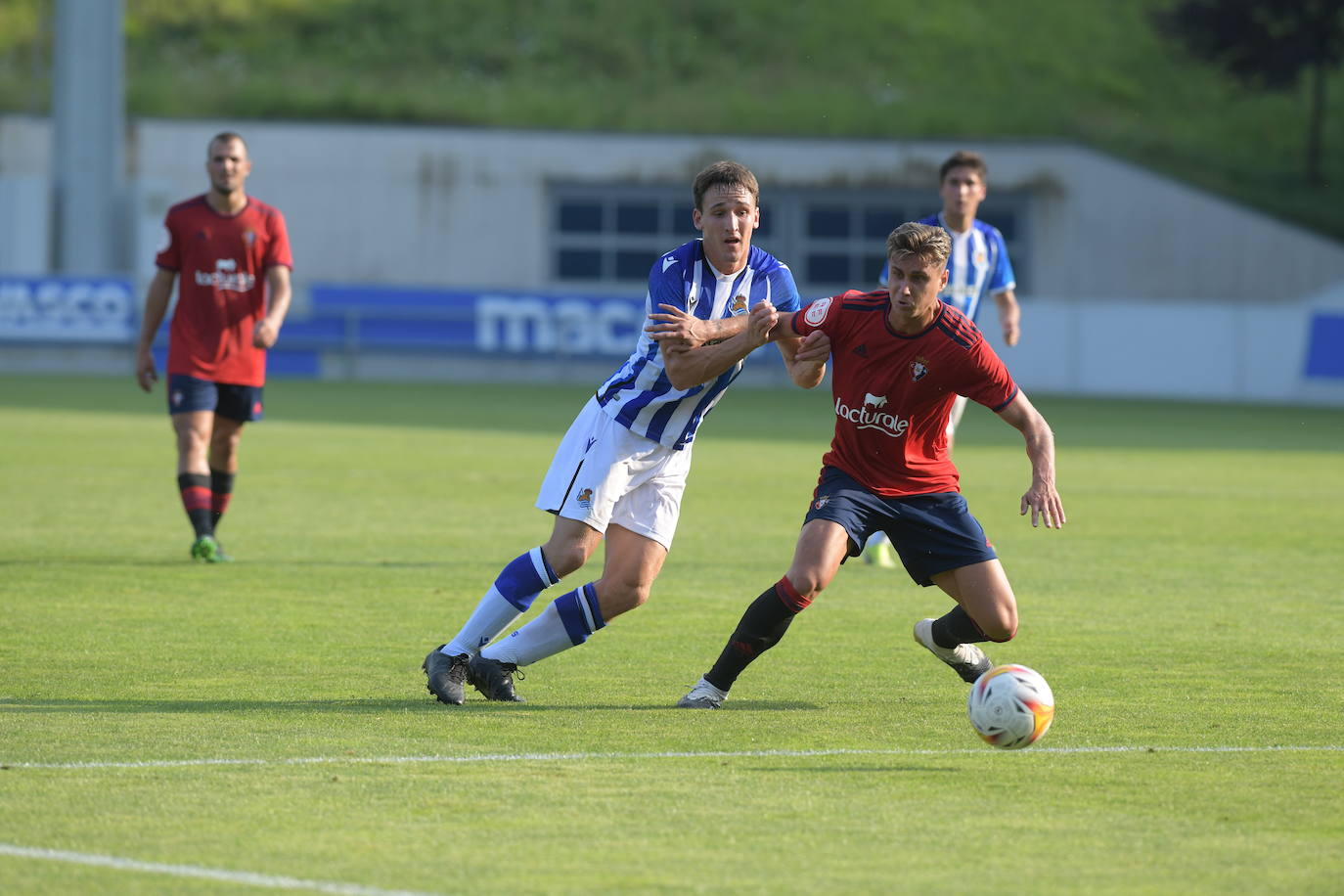 El Sanse se impuso por 3-1 al Osasuna B. El navarro ya suma dos tantos, el de este martes de penalti, mientras que el riojano aprovechó un regalo de Roberto López para vencer al conjunto navarro.
