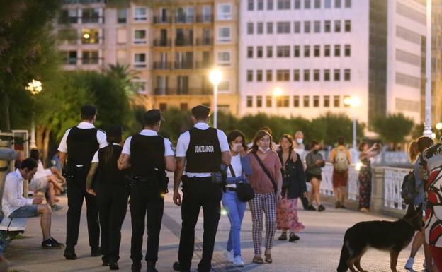 Nuevas restricciones: Euskadi adelanta a la 1.00 horas el cierre de los bares y no pide al TSJPV activar el toque de queda