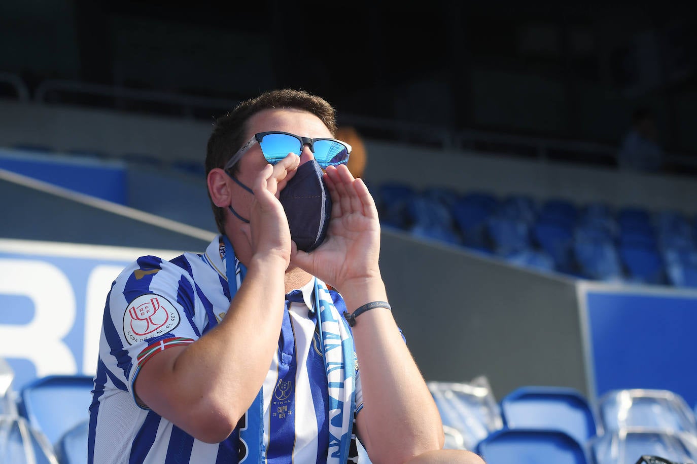 La afición de la Real Sociedad vuelve al estadio después de un largo periodo de tiempo