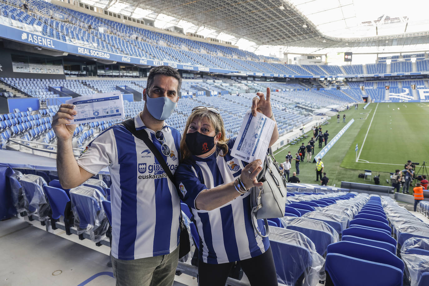La afición de la Real Sociedad vuelve al estadio después de un largo periodo de tiempo