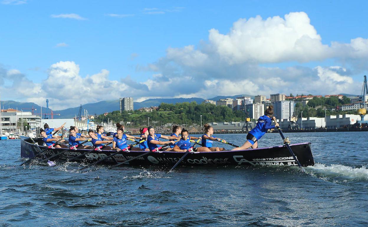 Tolosaldea, durante un entrenamiento en Pasaia. 