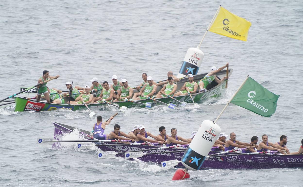 Santurtzi y Hondarribia realizan la ciaboga en aguas de Lekeitio. 