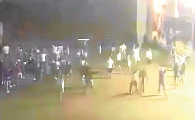 Botellones, burlas y ataques a la Policía en el primer fin de semana de mayores restricciones