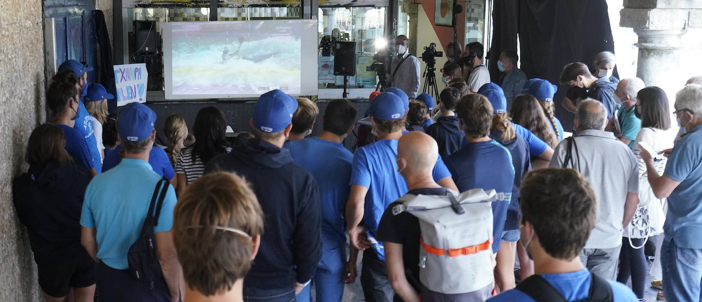 Maialen Chourraut ha vuelto a hacer historia al conseguir la medalla de plata en los Juegos Olímpicos de Tokyo 2020 y ha hecho vibrar a sus amigos en el Club Atlético San Sebastián. 