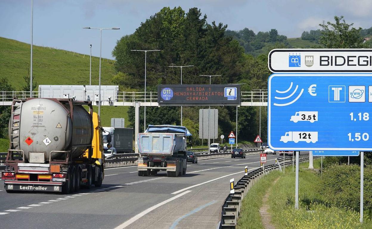 «Nos hacen pagar por segunda vez», denuncian los transportistas