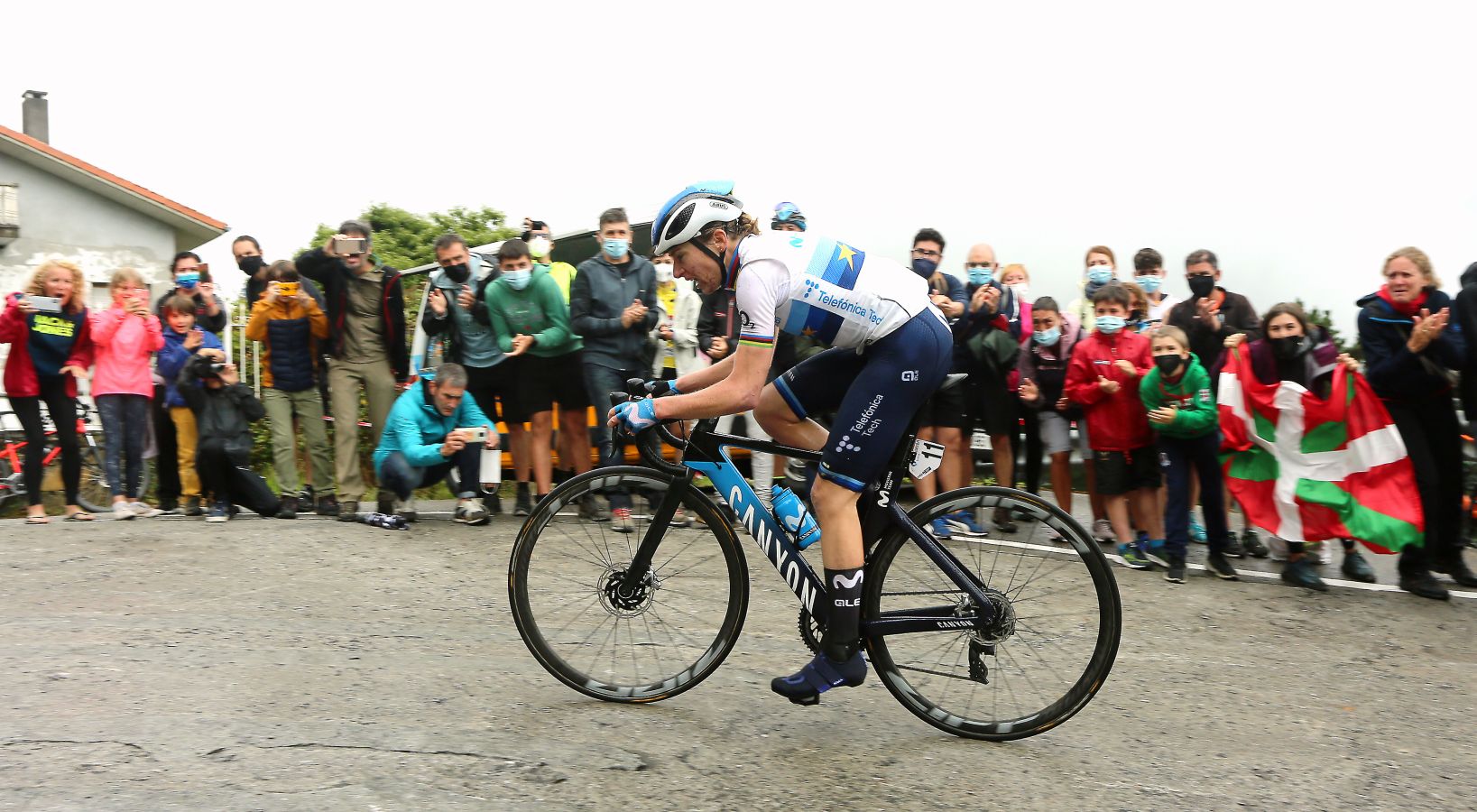 Annemiek van Vleuten (Movistar) se ha impuesto en la meta del Boulevard por delante de Ruth Winder (Trek-Segafredo) y Sabrina Stultiens (CCC)