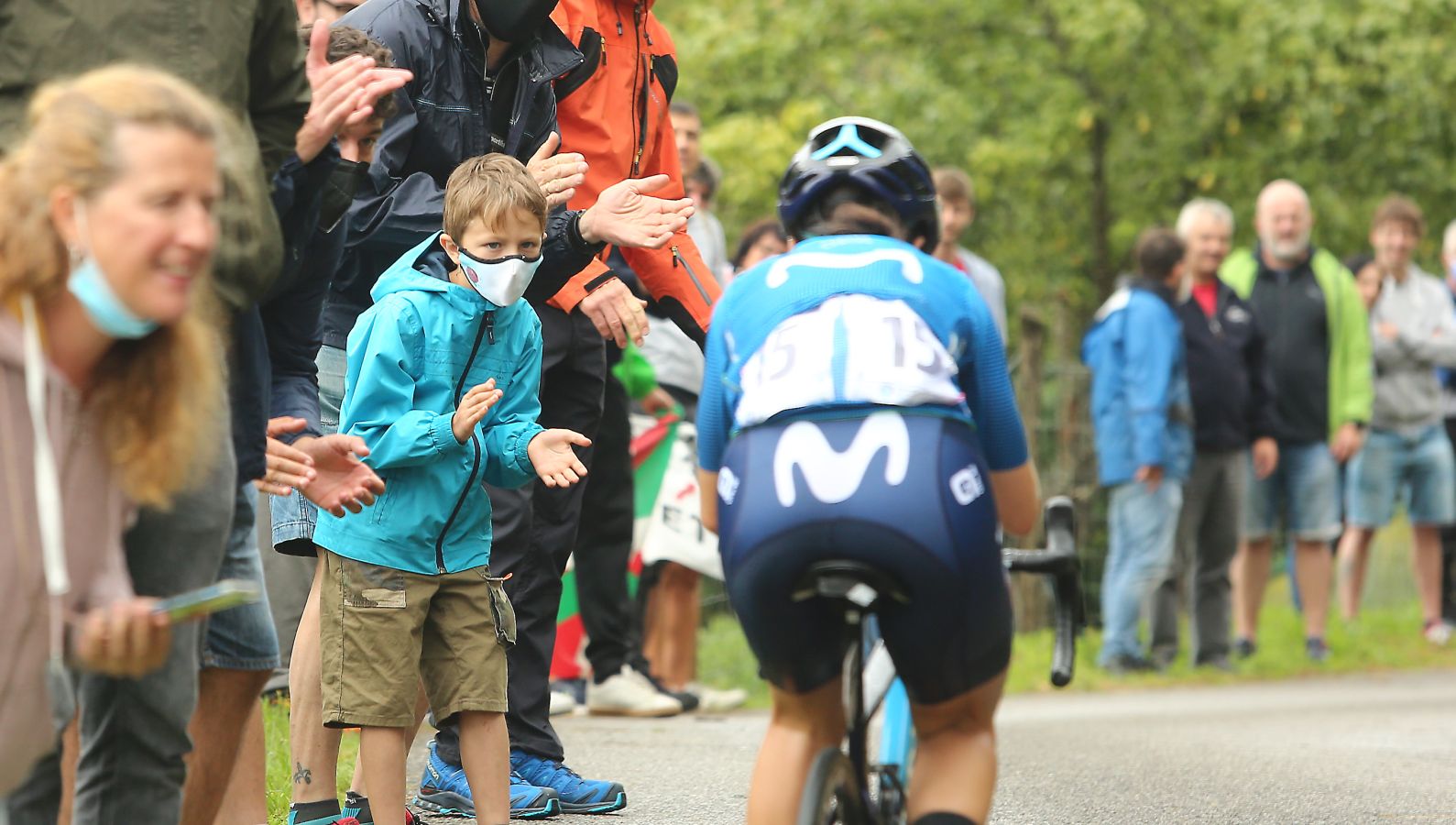 Annemiek van Vleuten (Movistar) se ha impuesto en la meta del Boulevard por delante de Ruth Winder (Trek-Segafredo) y Sabrina Stultiens (CCC)