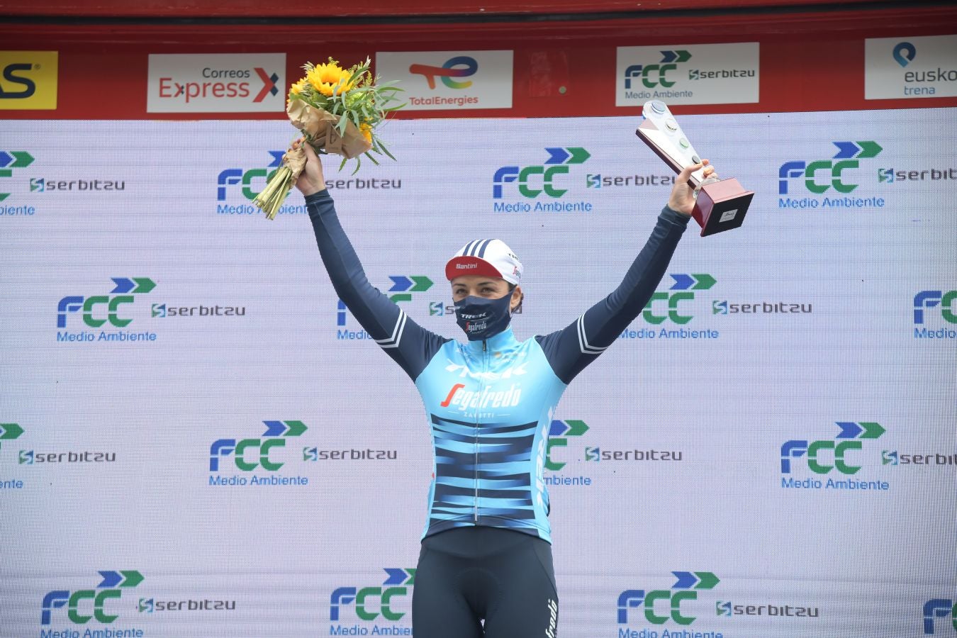 Annemiek van Vleuten (Movistar) se ha impuesto en la meta del Boulevard por delante de Ruth Winder (Trek-Segafredo) y Sabrina Stultiens (CCC)