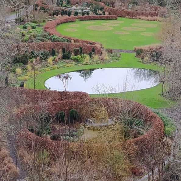 20.000 metros cuadrados de jardines albergan abundantes colecciones botánicas