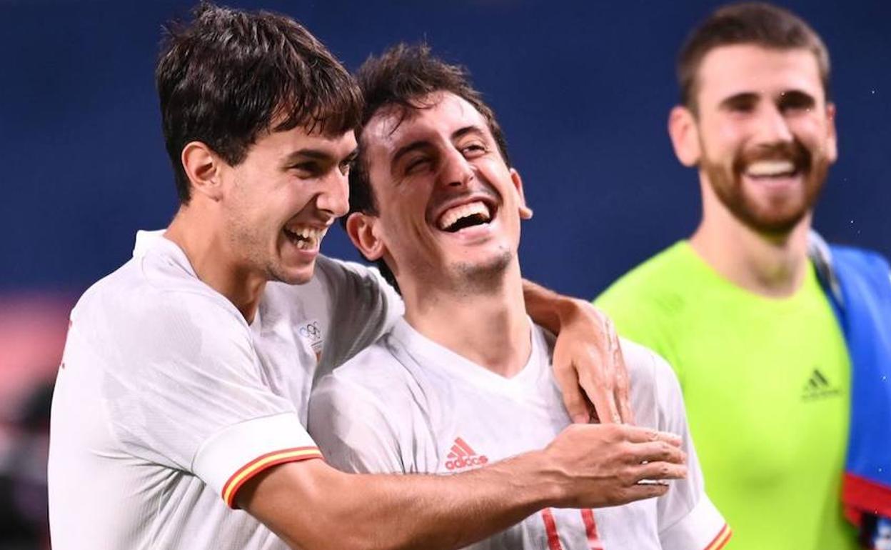 Juegos Olímpicos | Tokio 2020: Los jugadores de la Real Sociedad Mikel Merino, Martin Zubimendi y Mikel Oyarzabal ya tienen su medalla olímpica
