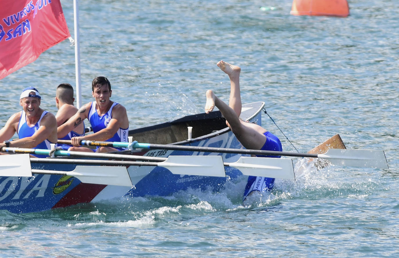 Liga ARC-1: El proel de Astillero, al agua en plena regata