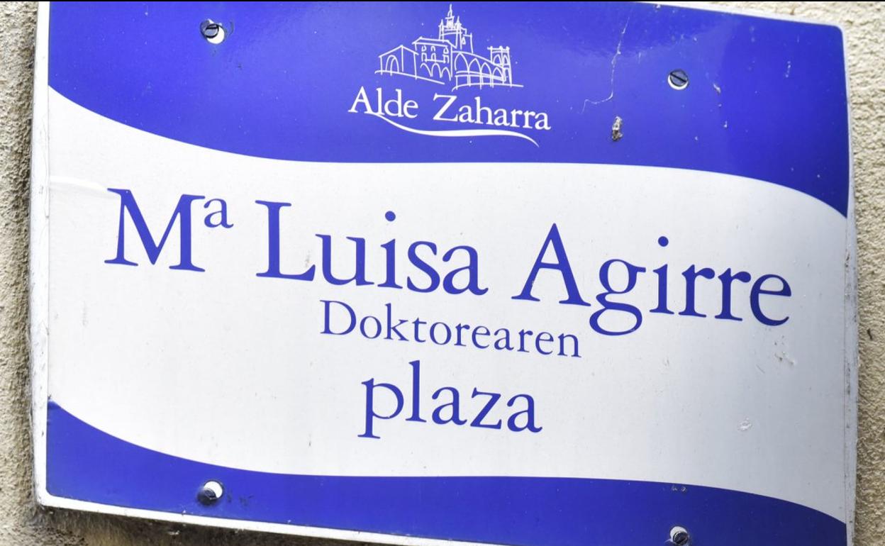 Se han creado artículos de información sobre mujeres conocidas de Tolosa, entre ellas, la doctora Maria Luisa Agirre, fallecida en 2013. 