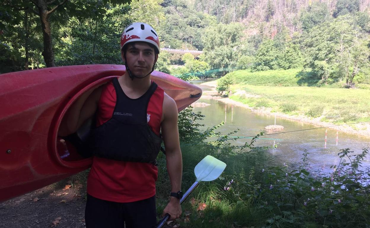 Martin Arruabarrena, junto a la curva de San Miguel del Bidasoa
