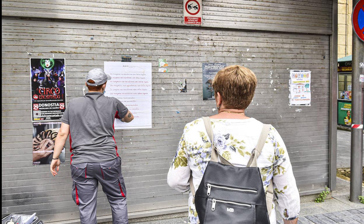 El kiosko del Bouevard, cerrado desde hace un tiempo, uno de los emplazamientos elegidos por Miriam Inza.