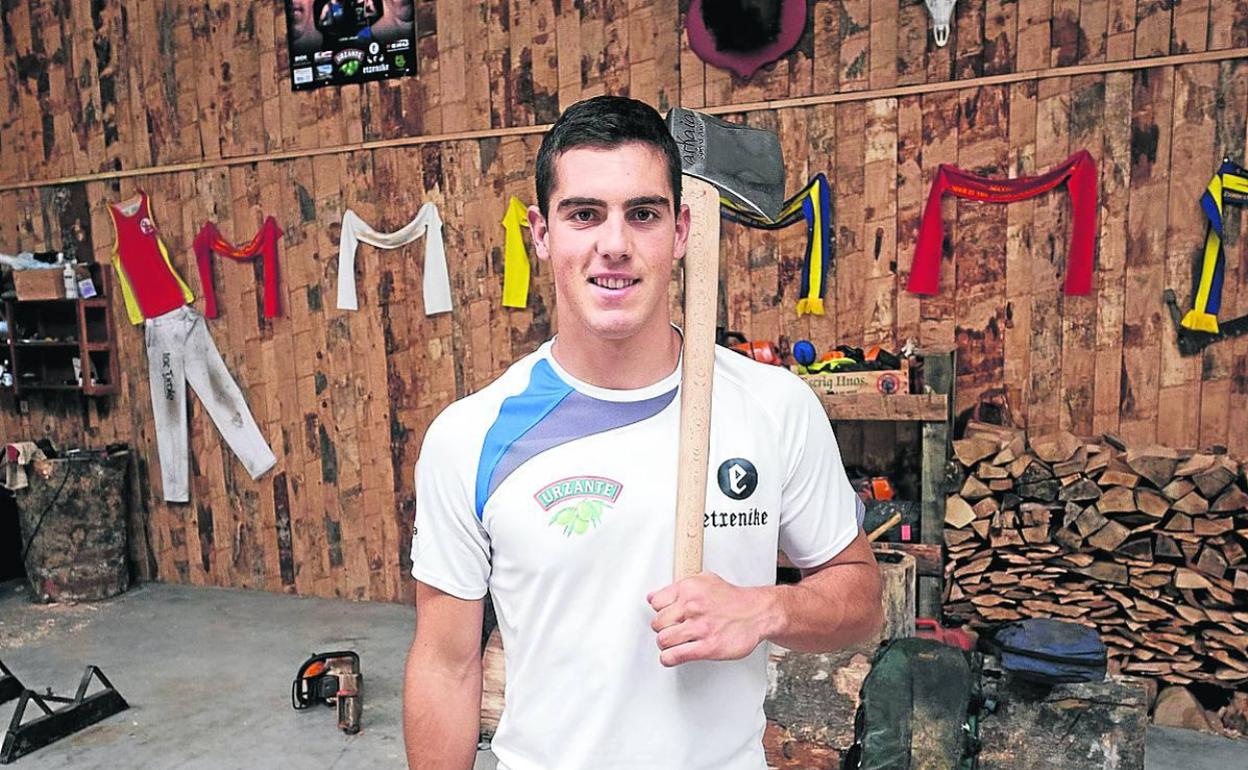 Iker Vicente, prest gaur Donostiako Trinitate plazan lehian aritzeko. 