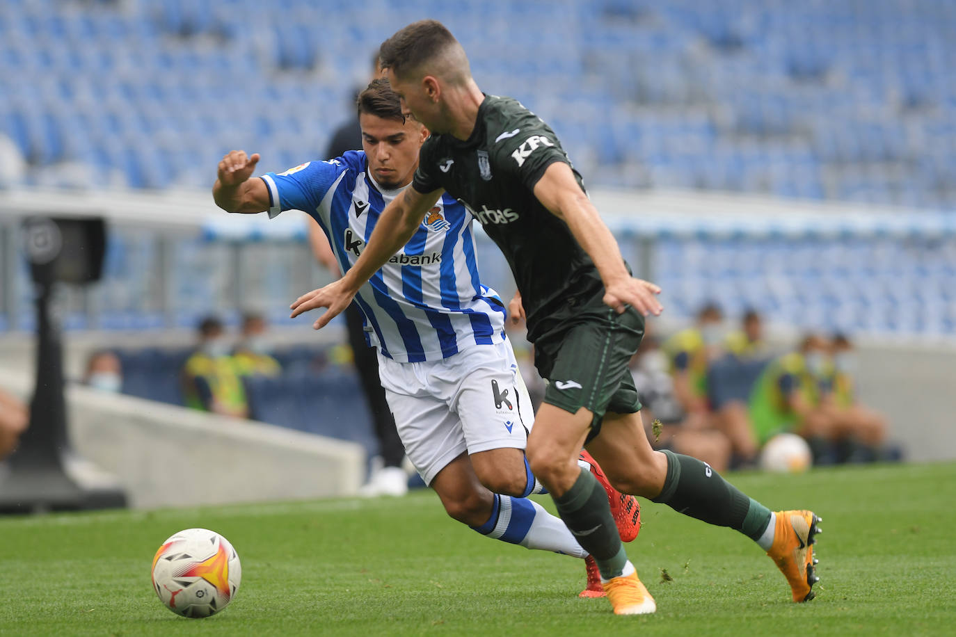 Fotos: Las mejores imágenes del debut del Sanse en el Reale Arena
