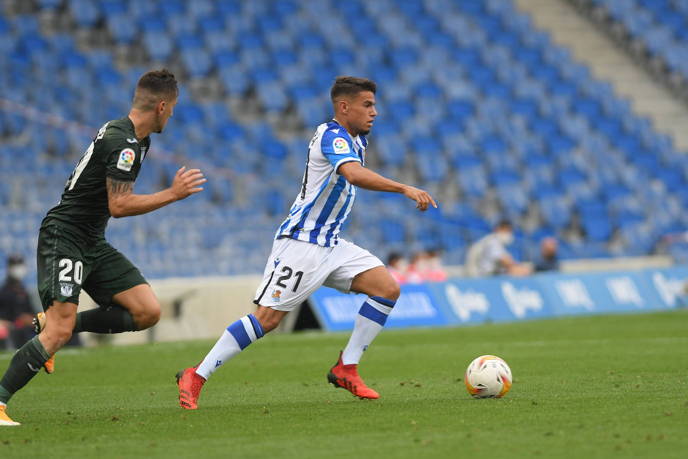 Fotos: Las mejores imágenes del debut del Sanse en el Reale Arena