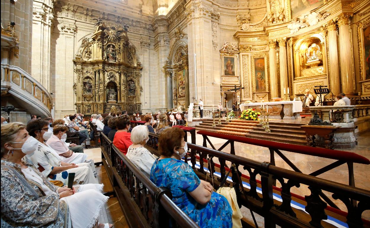 La misa de La Salve fue presidida por el obispo Munilla. 