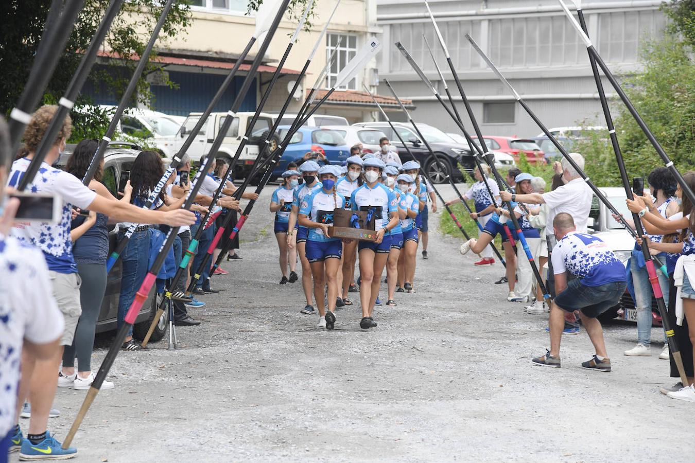 Fotos: Las remeras de Arraun Lagunak ya celebran su Liga Euskotren