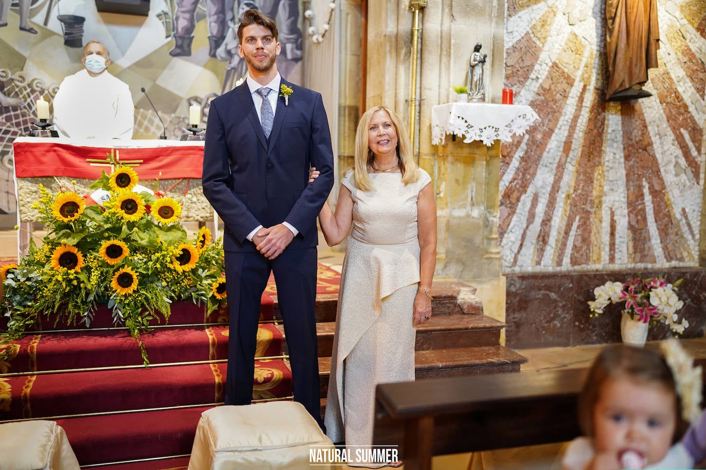 Contra viento y marea, y nunca mejor dicho, la pareja formada por la periodista donostiarra Danae Zarzuelo y el jugador de baloncesto Mike Carlson se dieron un 'sí quiero' más que emotivo. He aquí los mejores momentos del inolvidable y esperado día