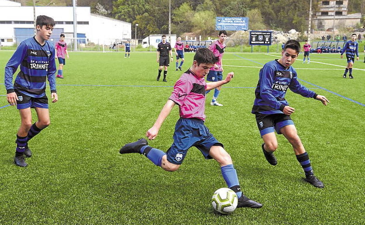 Gipuzkoa: La AVC solicita a la Diputación que deje de conceder las ayudas al fútbol base a través de la Real Sociedad