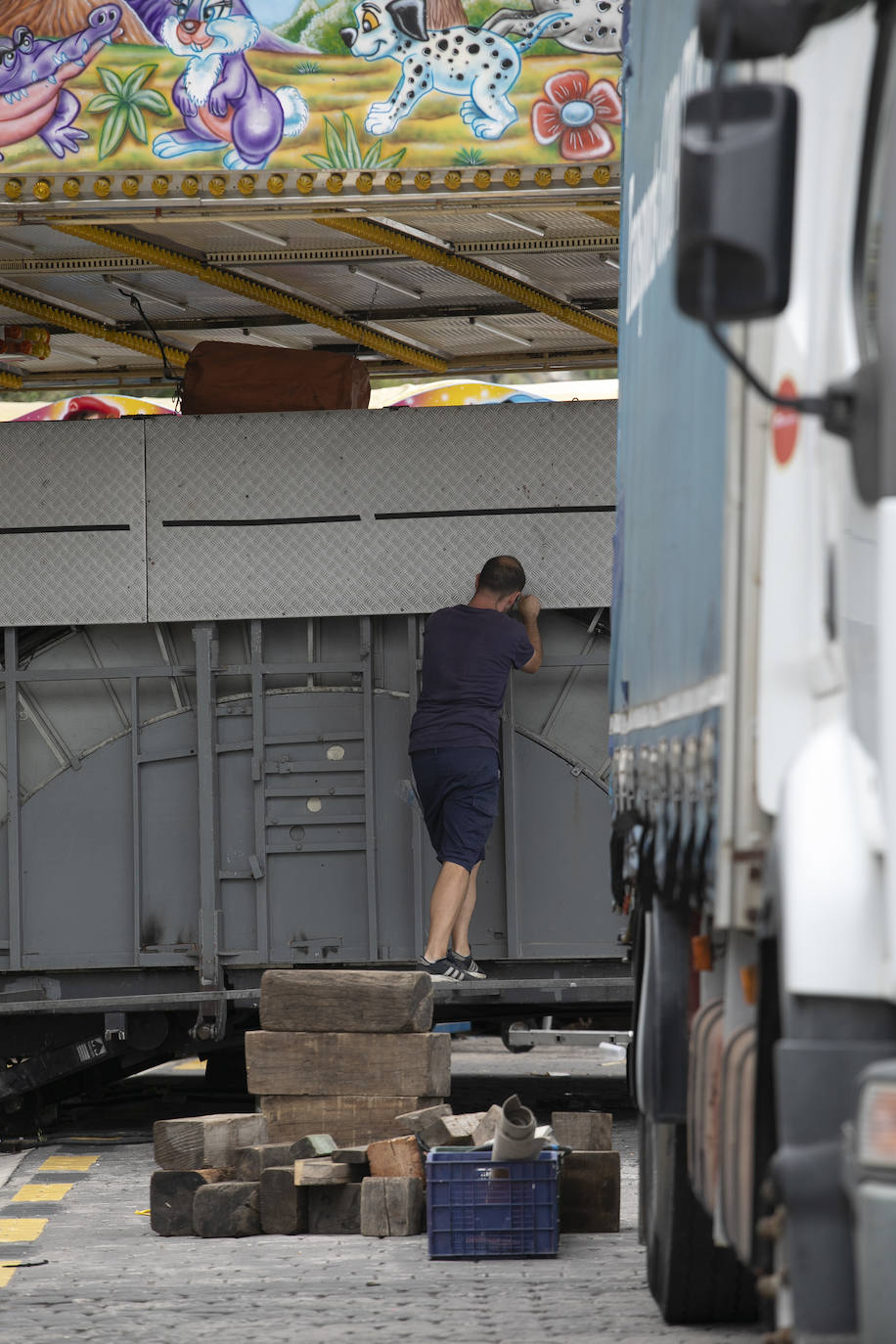 Era la primera vez que se instalaba el ferial del Paseo Nuevo sin el contexto de la celebración de la Semana Grande, lo que en un primer momento provocó dudas sobre cuál sería la respuesta del público. Ahora, una vez despedidas las atracciones el balance tanto de los feriantes como de Donostia Festak no puede ser más satisfactorio. Se han superado las expectativas en cuanto a afluencia de personas y se ha constatado un elevado respeto por el cumplimiento de las normas sanitarias impuestas por la pandemia del Covid.