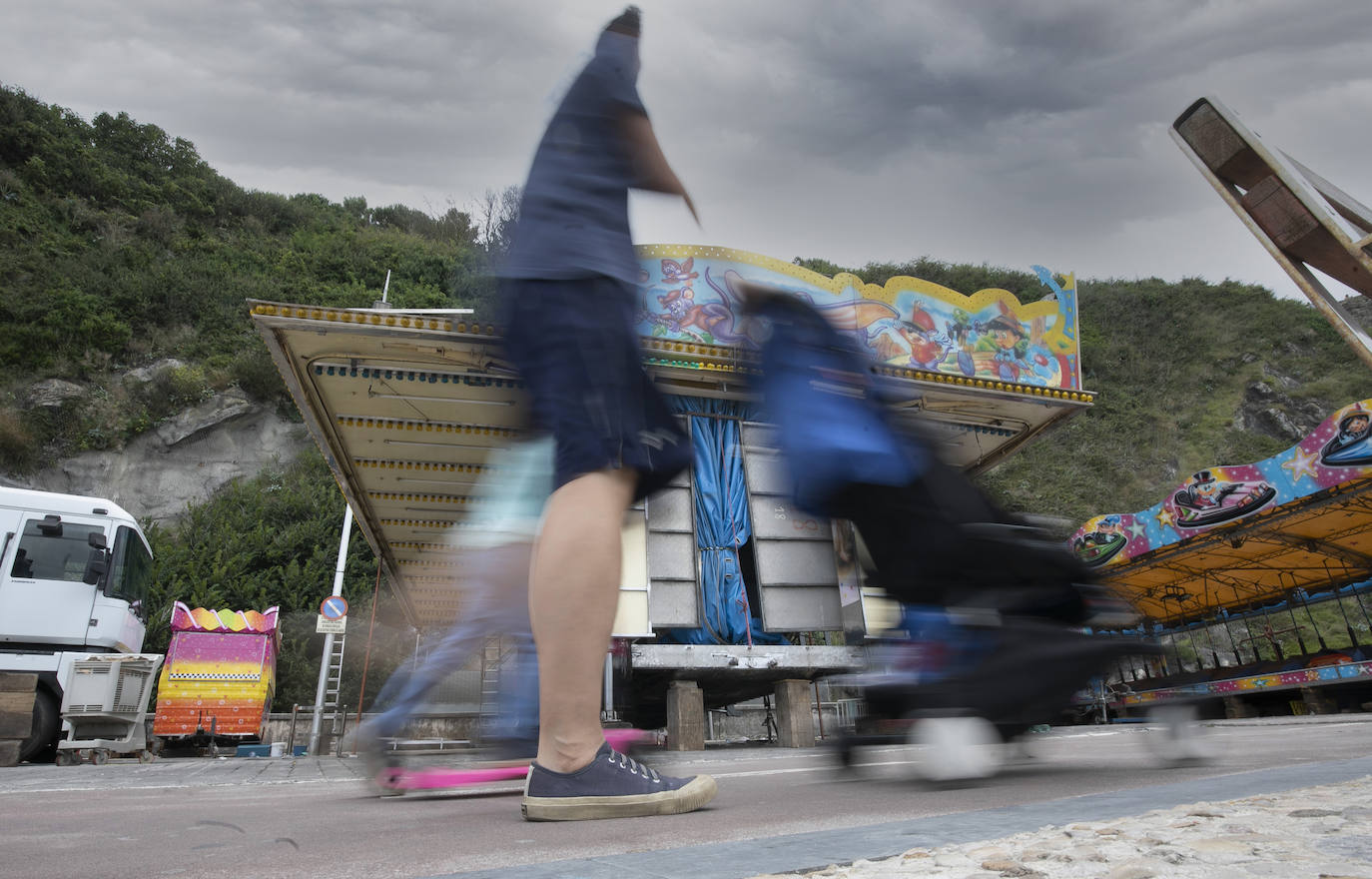Era la primera vez que se instalaba el ferial del Paseo Nuevo sin el contexto de la celebración de la Semana Grande, lo que en un primer momento provocó dudas sobre cuál sería la respuesta del público. Ahora, una vez despedidas las atracciones el balance tanto de los feriantes como de Donostia Festak no puede ser más satisfactorio. Se han superado las expectativas en cuanto a afluencia de personas y se ha constatado un elevado respeto por el cumplimiento de las normas sanitarias impuestas por la pandemia del Covid.