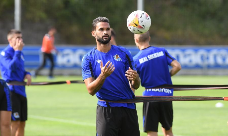 Fotos: Isak vuelve a entrenar en Zubieta