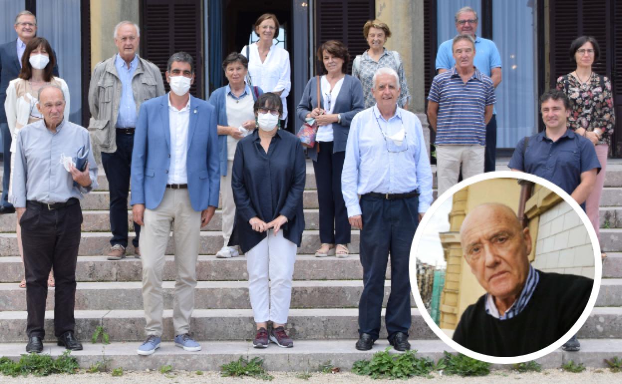 El alcalde, junto a amigos, familiares y expertos que participaron en el curso organizado por la UPV.