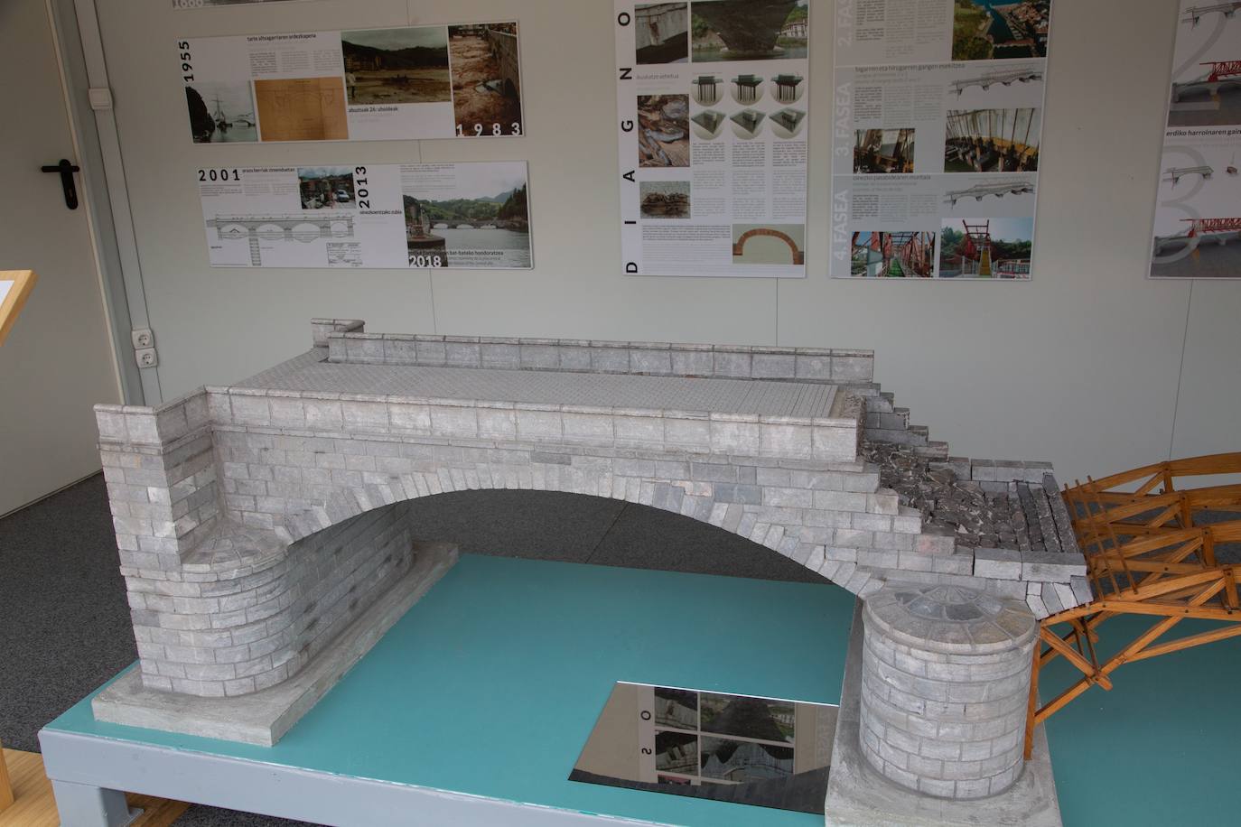 Fotos: Reconstrucción piedra a piedra