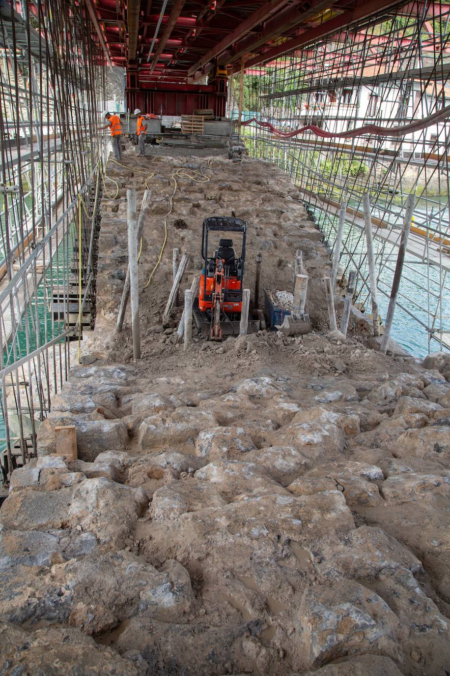 Fotos: Reconstrucción piedra a piedra