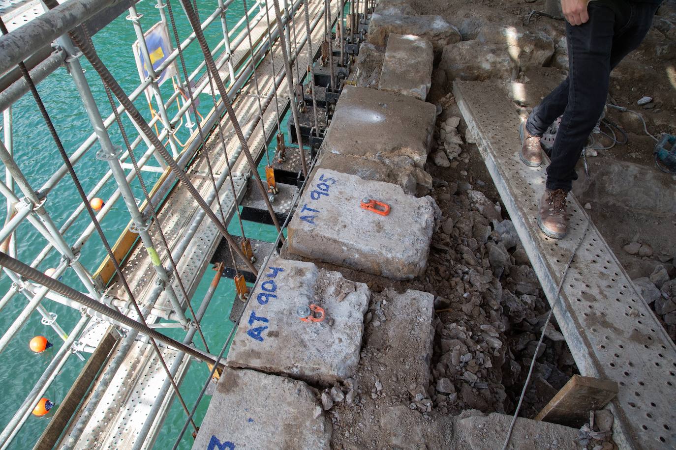 Fotos: Reconstrucción piedra a piedra