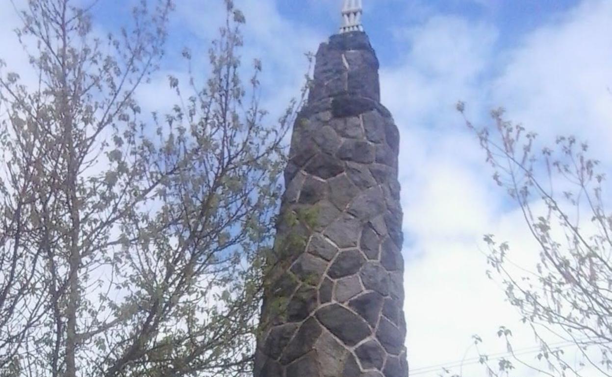 Monumento en Landa que recuerda la tragedia de aquel verano. 
