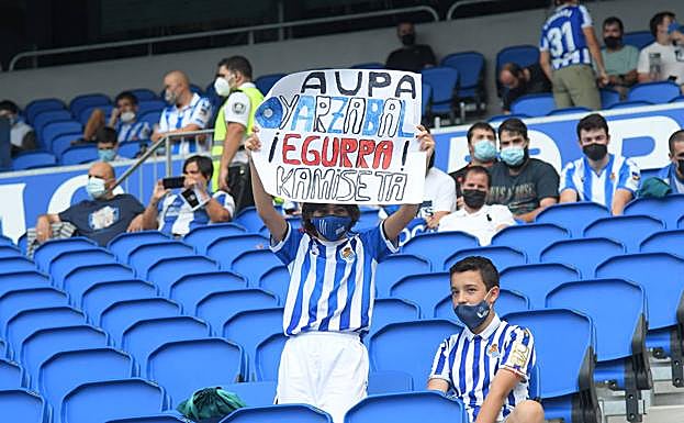 La Real Sociedad se reencuentra con la afición en las gradas