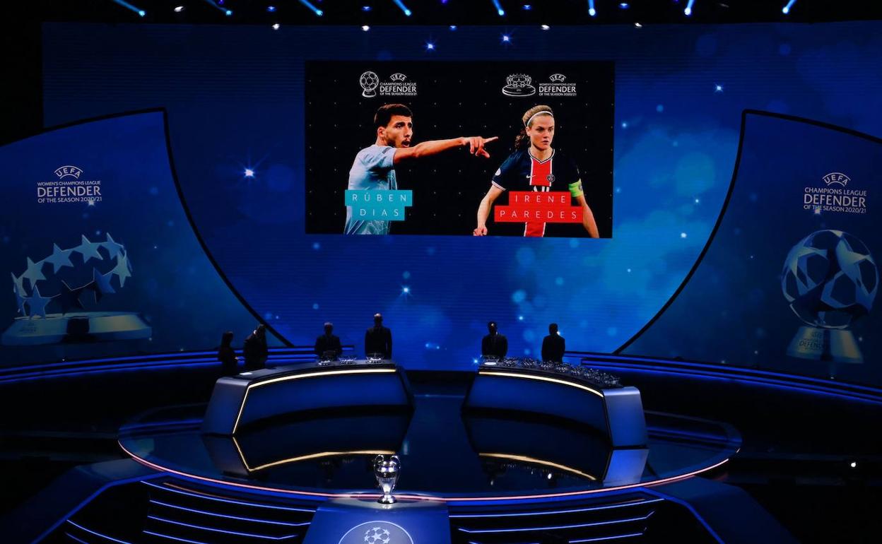 Momento en el que la UEFA ha anunciado el premio de Irene Paredes como mejor defensora de la pasada Champions. 
