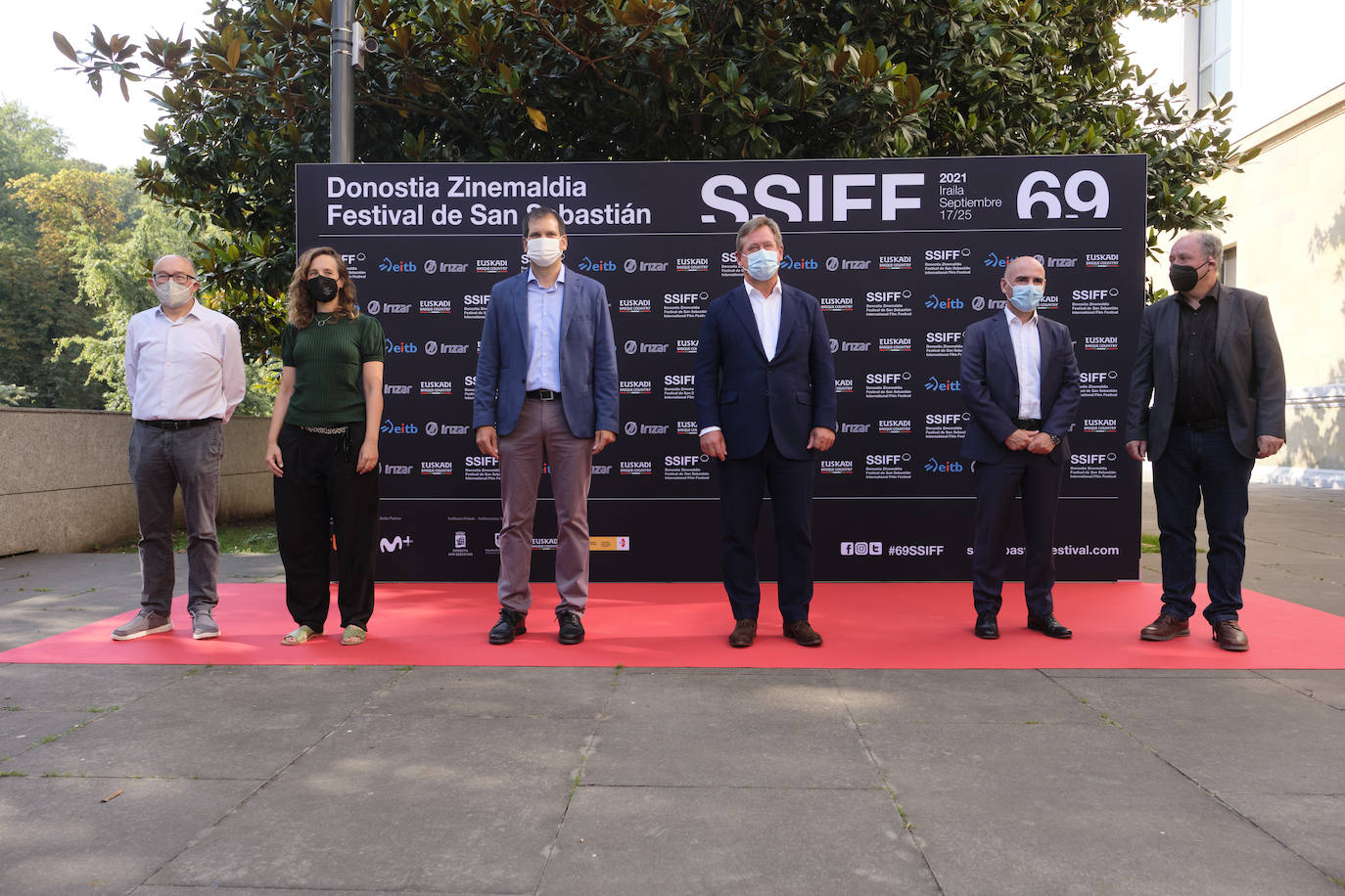 José Luis Rebordinos (Zinemaldi), Jaime Otamendi (Donostia Kultura), Bingen Zupiria (Departamento de Cultura) e Irene Larraza (Instituto Etxepare), en la presentación de las películas vascas que van a participar en el Festival.