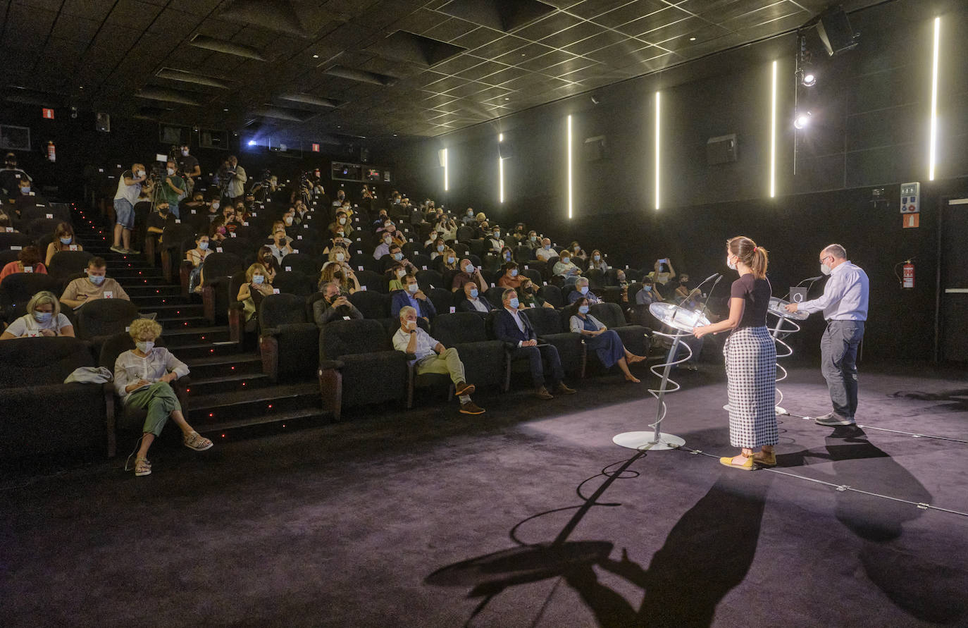 José Luis Rebordinos (Zinemaldi), Jaime Otamendi (Donostia Kultura), Bingen Zupiria (Departamento de Cultura) e Irene Larraza (Instituto Etxepare), en la presentación de las películas vascas que van a participar en el Festival.