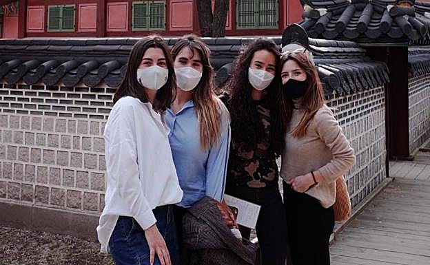 Ione Oyanguren, Ane Dávila, Irene Aguriondo y Ane Arroyo; las cuatro jóvenes vascas que conforman el equipo del proyecto.