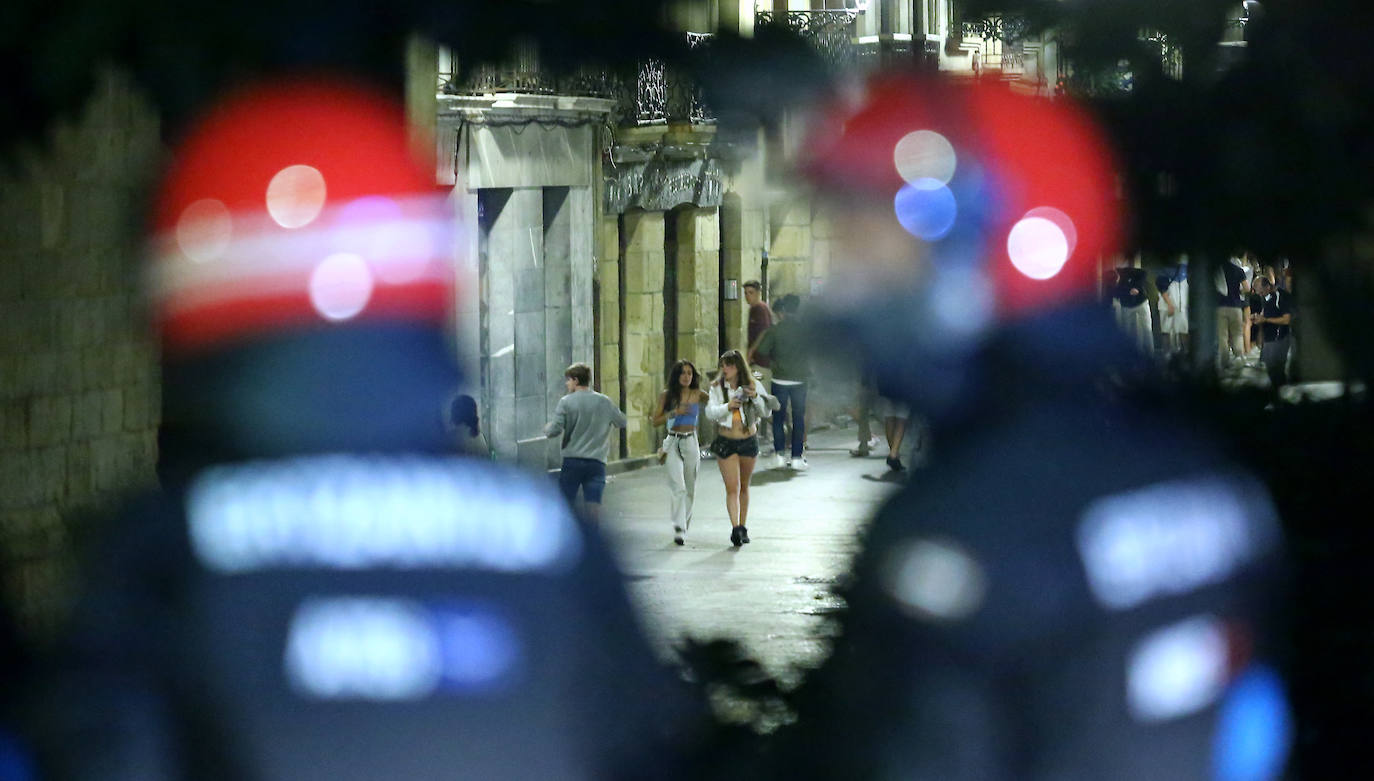 La capital guipuzcoana ha vivido otro sábado de altercados y violencia callejera que ha finalizado con una quincena de jóvenes detenidos