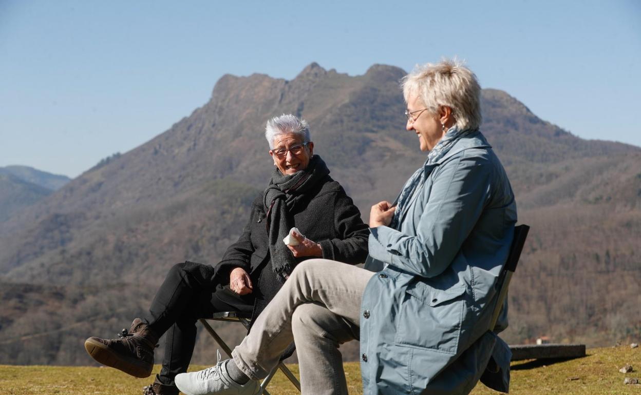 Blanca Portillo y Maixabel Lasa, juntas al terminar el rodaje de la película. 