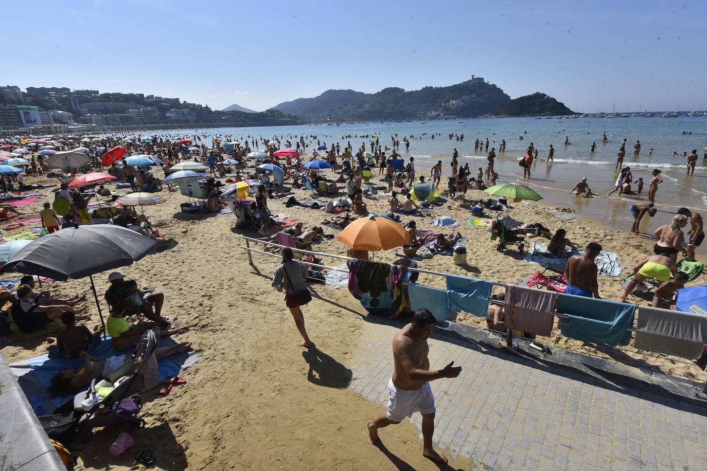 Fotos: Gipuzkoa afronta 72 horas de calor y mañana se activará la alerta amarilla