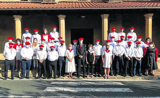 Alarde Fundazioa cumplió con la renovación del Voto en Guadalupe a las 9.30 de la mañana.