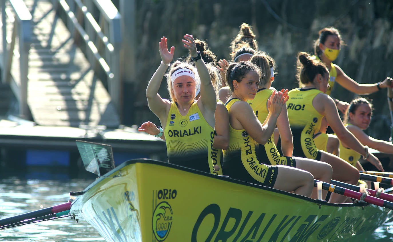 Las remeras de Orio agradecen a sus aficionados el apoyo recibido durante la regata.