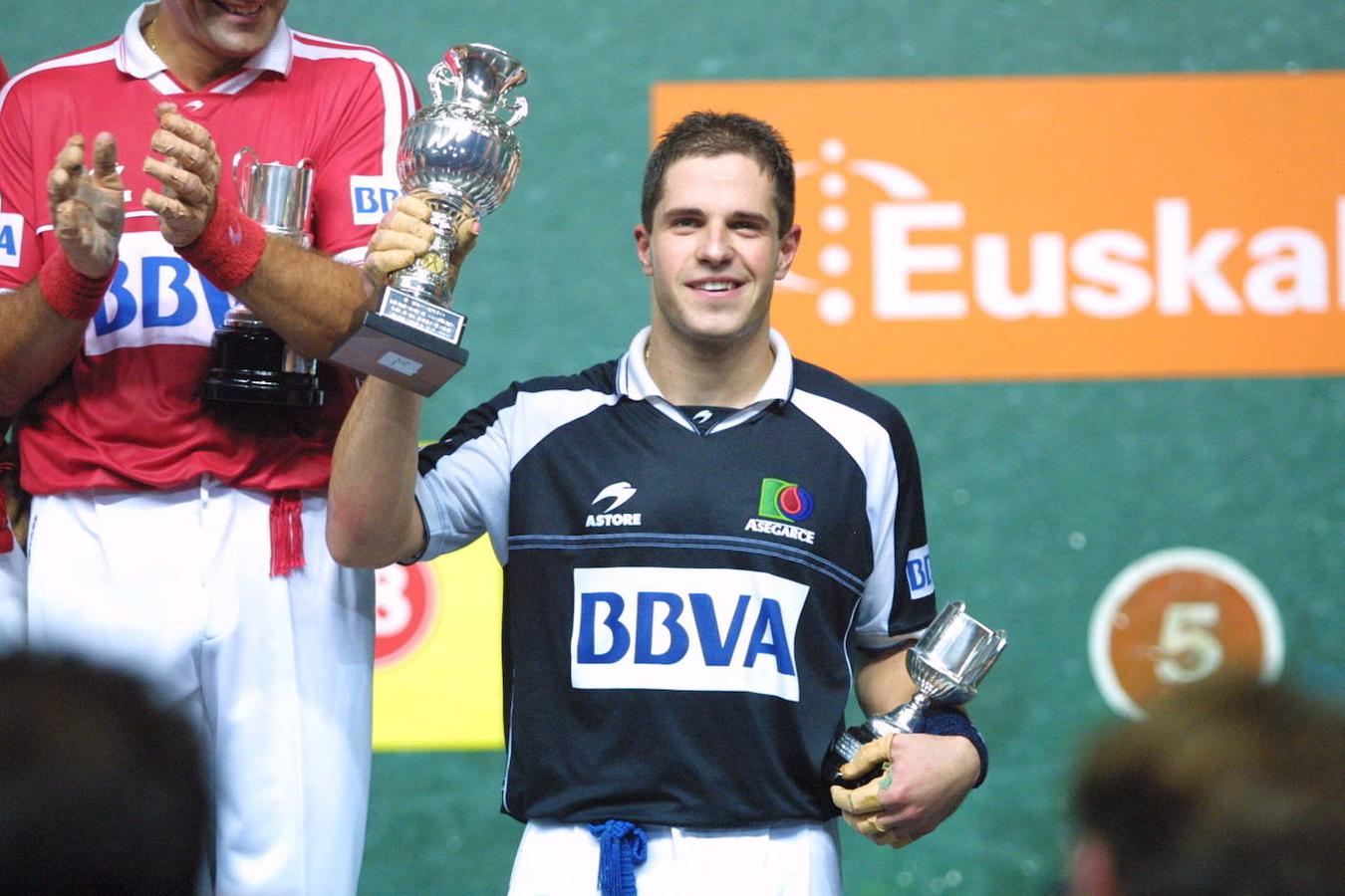 Fotos: Aimar Olaizola y el adiós a una vida en los frontones