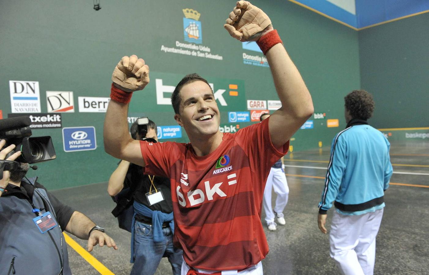 Fotos: Aimar Olaizola y el adiós a una vida en los frontones